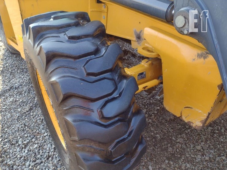 2021-deere-310sl-image-27