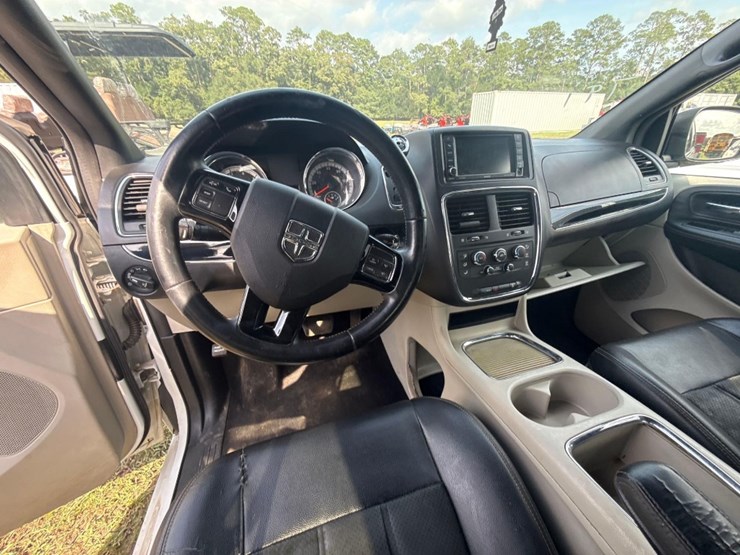 2017-dodge-grand-caravan-image-9