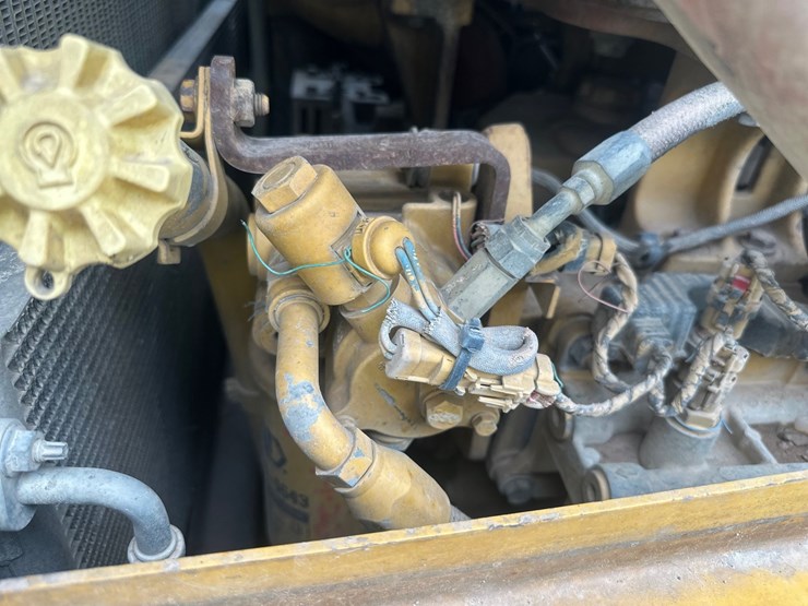 caterpillar-d6t-lgp-image-59