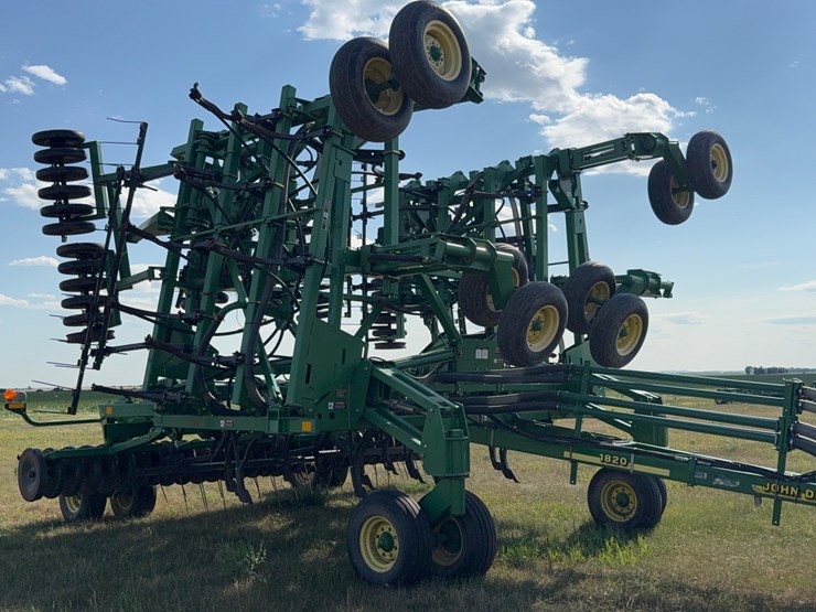 john-deere-1820-image-14