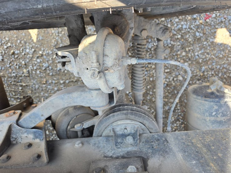 2005-peterbilt-379-image-65