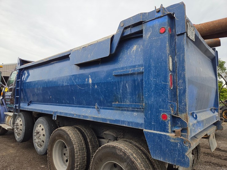 2002-sterling-l9500-image-19