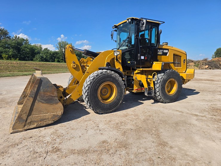 2016-caterpillar-930m-image-4