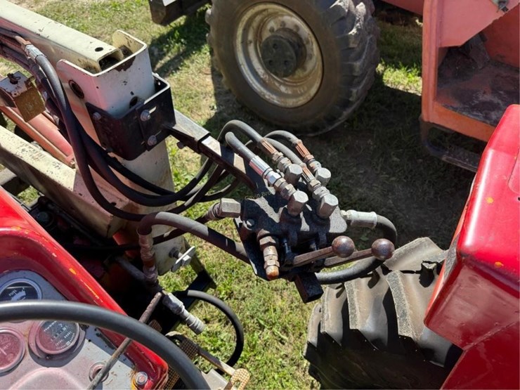 massey-ferguson-165-image-12