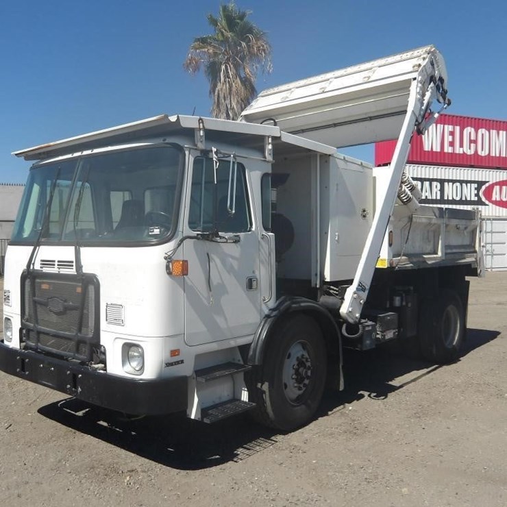 2011 AUTOCAR XPEDITOR