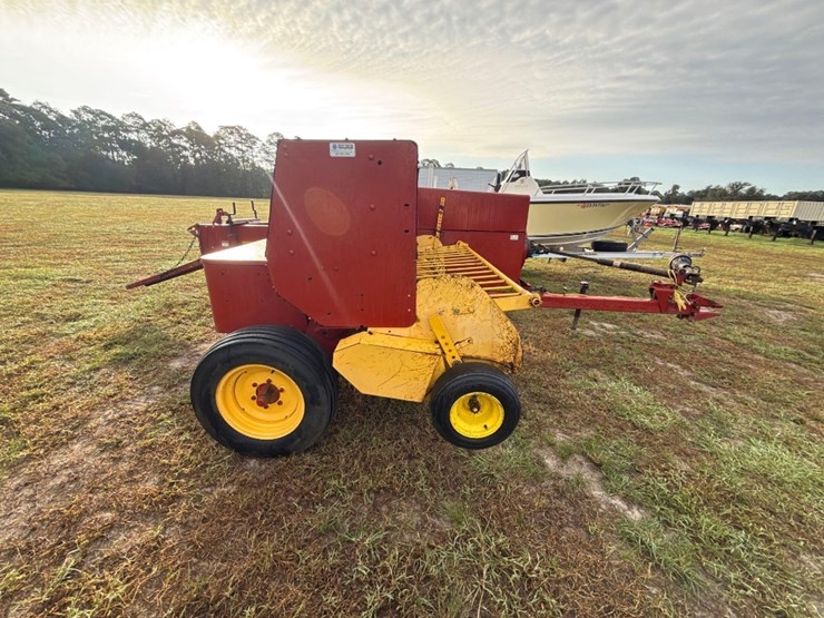 new-holland-575-image-10