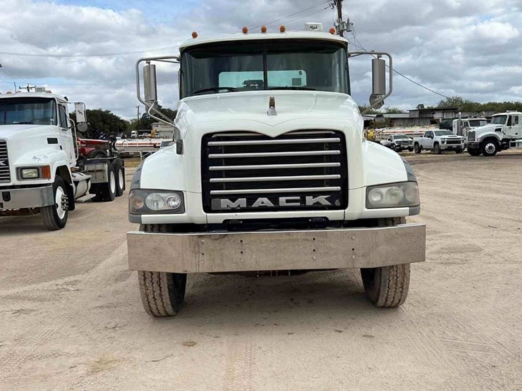 2012-mack-gu713-image-6