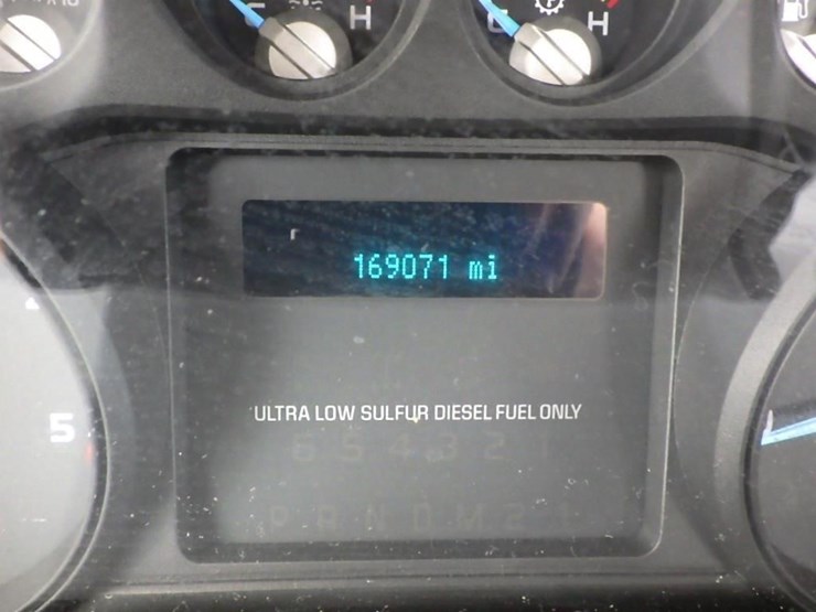 2016-ford-550-image-35