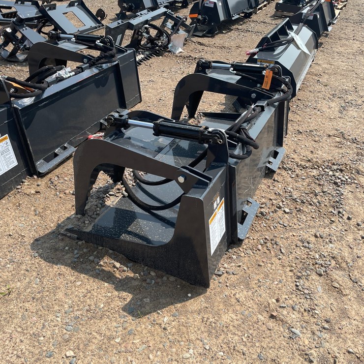 #2088 • 2026 Wolverine Skid Steer Grapple Bucket Attachment