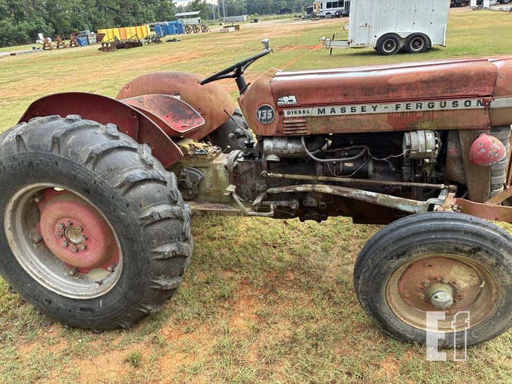 massey-ferguson-135-image-1