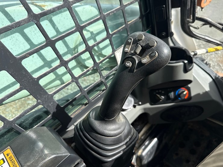 2019-bobcat-t595-image-44