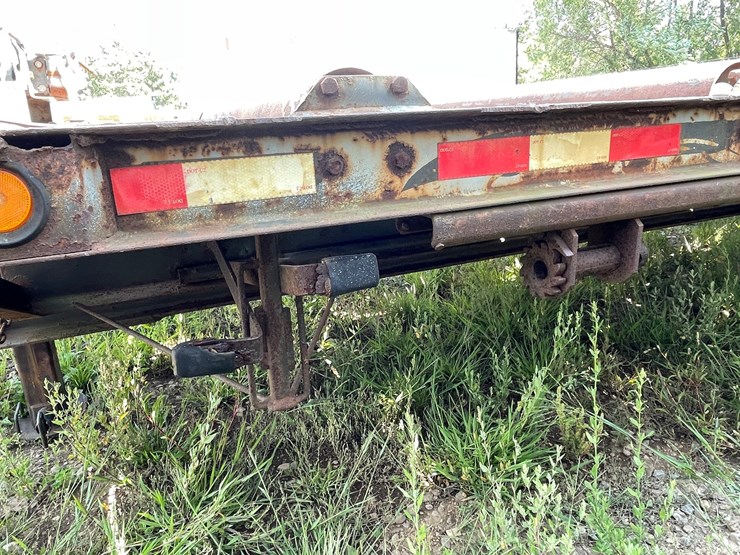 #1308-•-2005-irns-live-roller-tilt-deck-trailer-(has-mn-title)-image-17