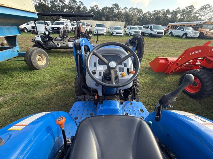 new-holland-workmaster-35-image-14