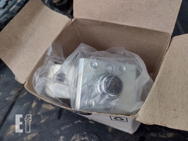 2018-case-cx75csr-image-13