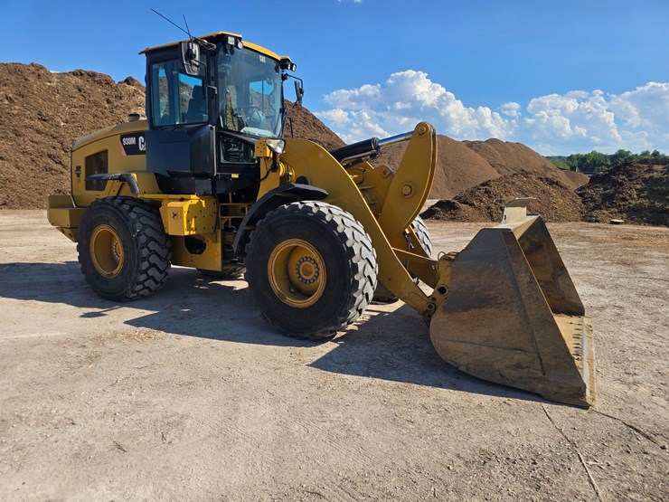 2016-caterpillar-930m-image-17