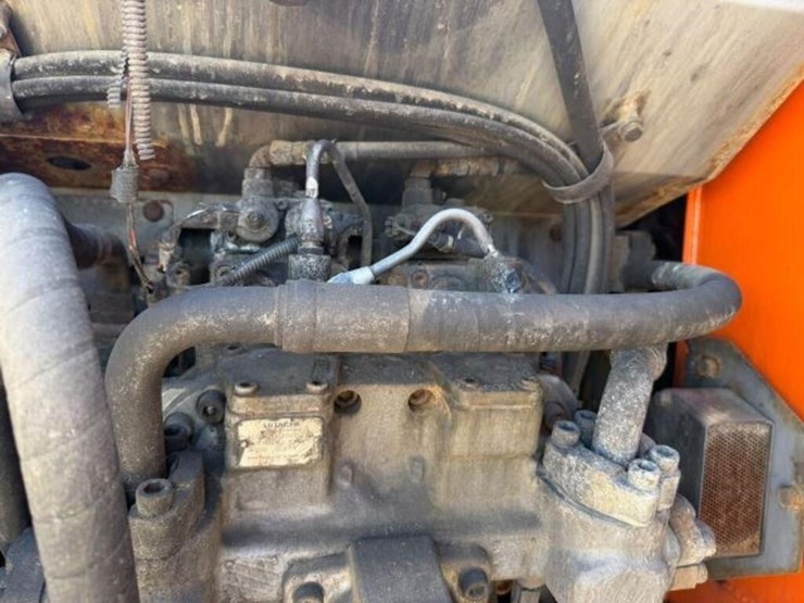 2014-hitachi-zx220w-3-image-29