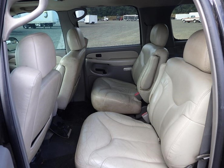 2002-gmc-yukon-xl-image-21