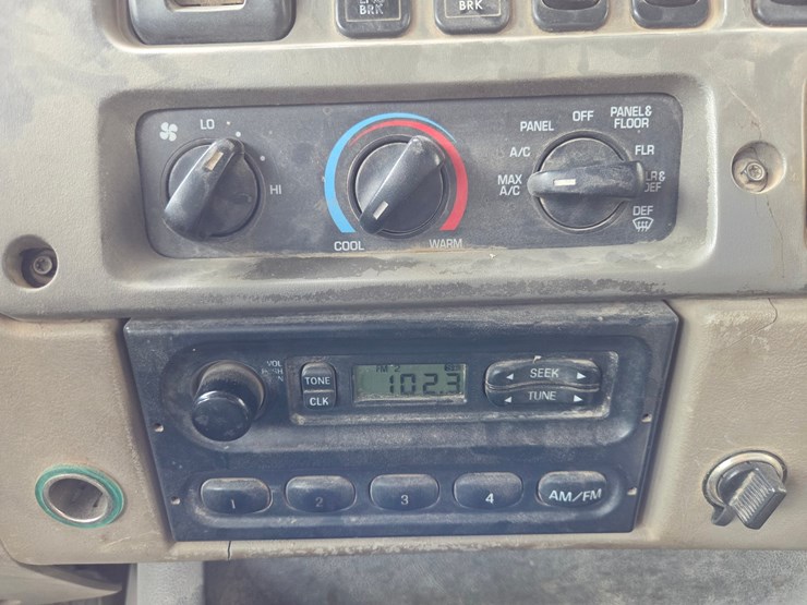 #3224-•-2006-sterling-st-9500-quad-axle-dump-truck-image-59