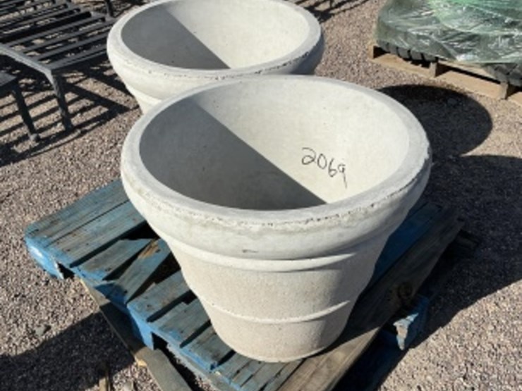 (2)-concrete-pots-image-1
