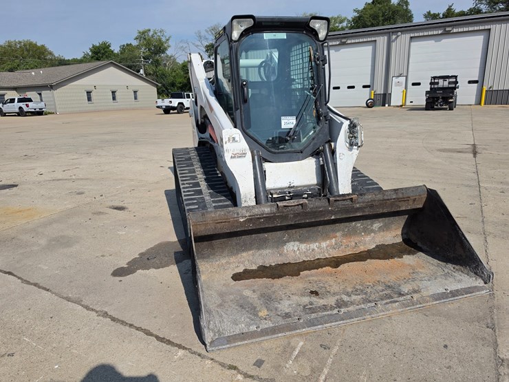 2022-bobcat-t770-image-10