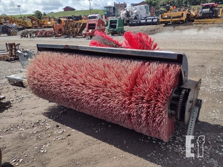 3-pth-sweepster-pto-road-broom-image-2