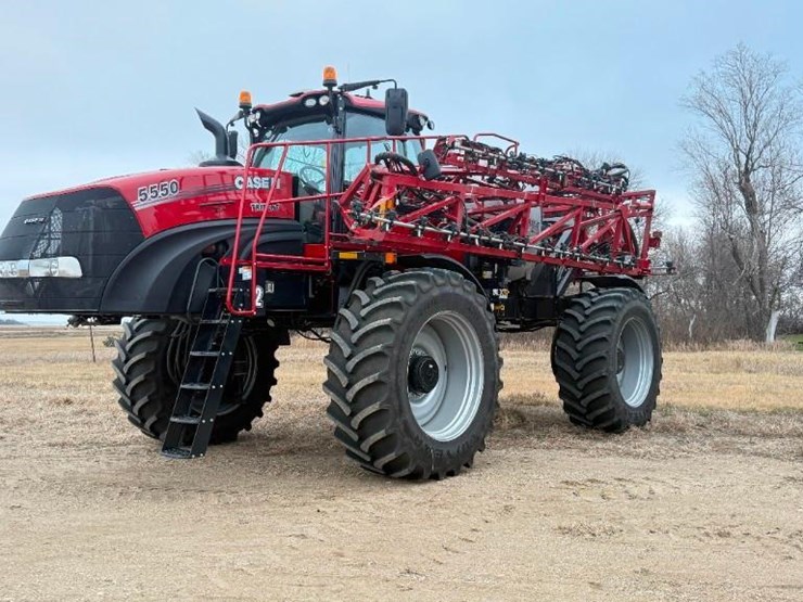 2024-case-ih-trident-5550-image-2