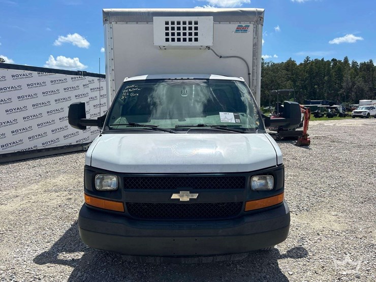 2015-chevrolet-express-4500-image-37
