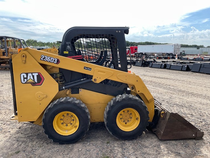 2013-caterpillar-236d3-image-8