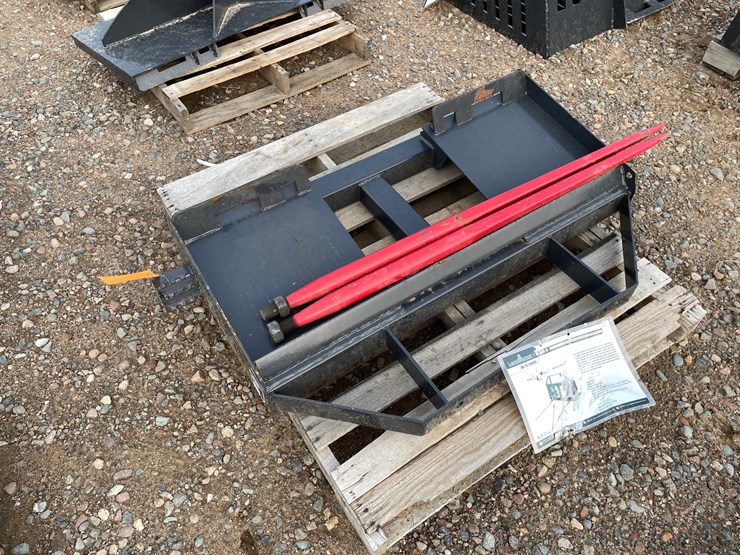 #2025-•-2026-unused-land-honor-skid-steer-bale-spear-attachment-image-1