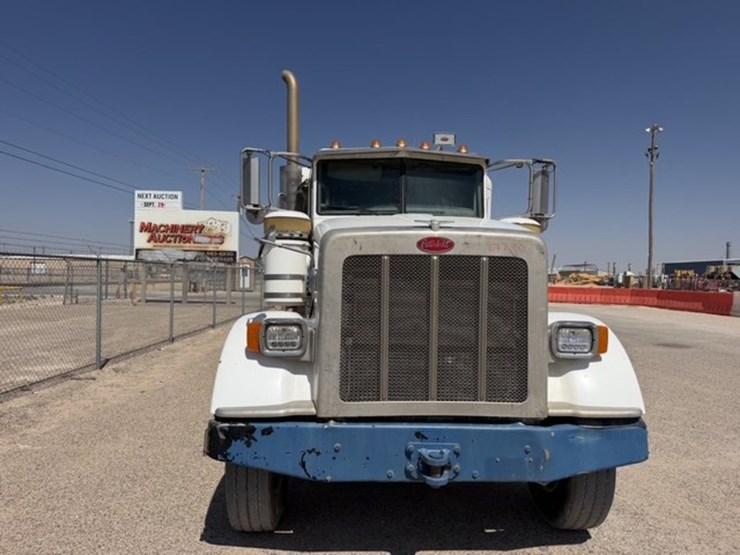 2013-peterbilt-367-image-2