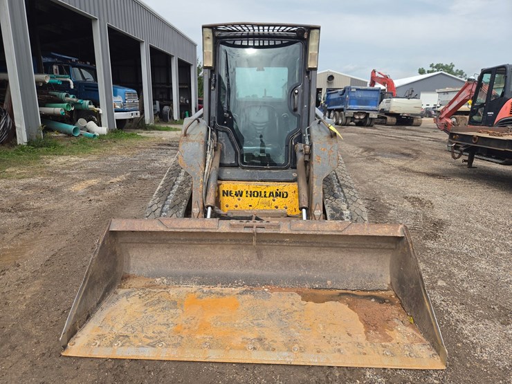 new-holland-c175-image-8