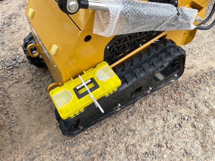 #5513-•-2026-agt-compact-track-loader-image-7