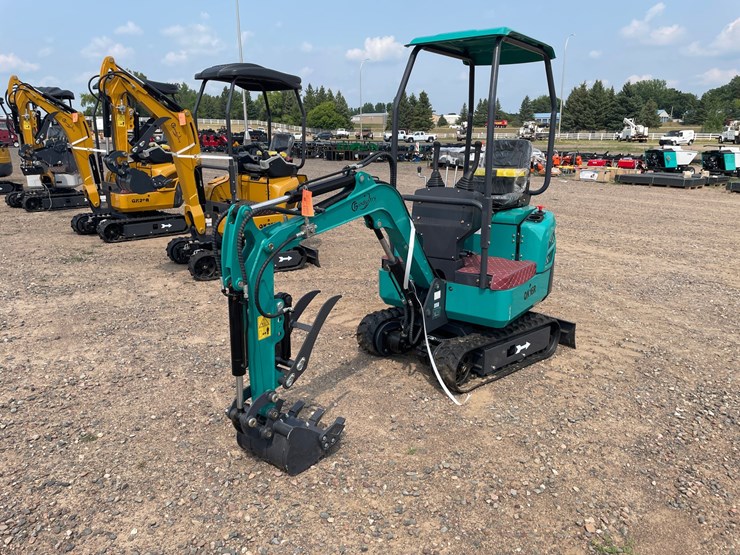 #5549-•-2026-qk16r-mini-excavator-image-1