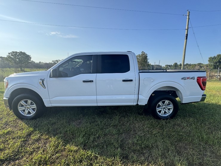 2022-ford-f150-xlt-image-8