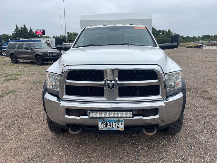 #1469-•-2015-ram-4500-service-truck-(has-mn-title)-image-8
