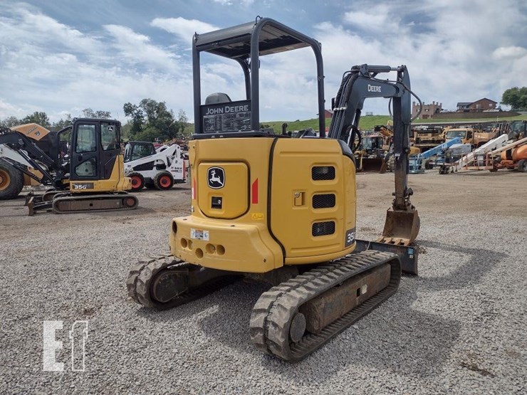 2021-deere-35g-image-39