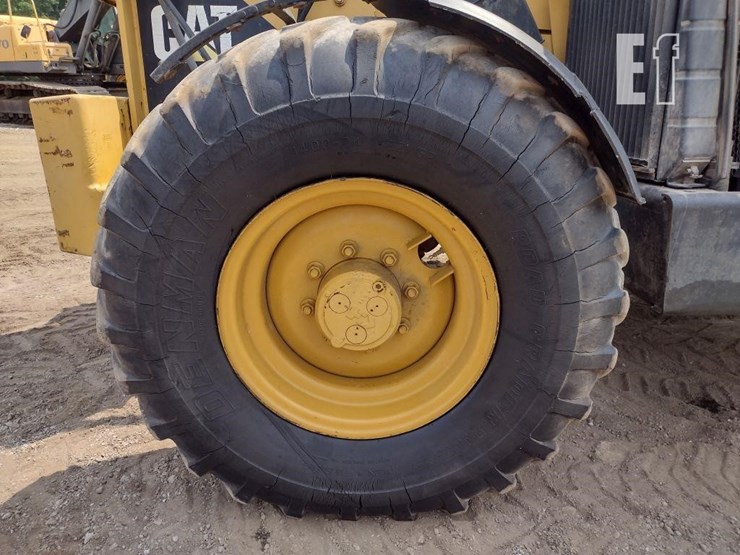 1999-caterpillar-th83-image-24