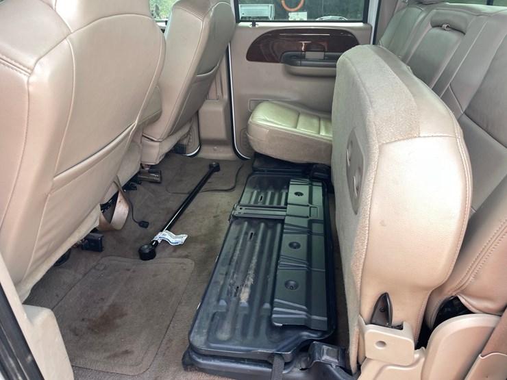 2004-ford-f350-image-24