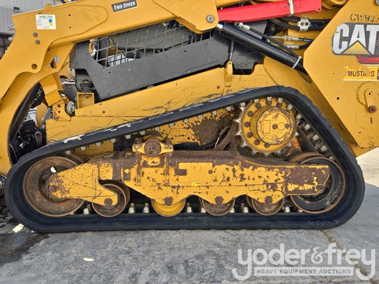 2023-caterpillar-259d3-image-9
