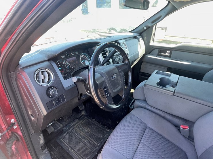 2012-ford-f150-xlt-image-32