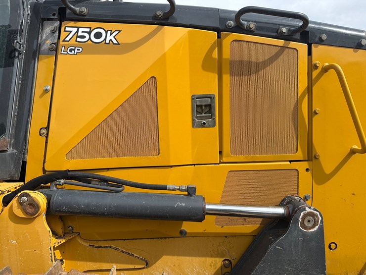 2014-deere-750k-lgp-image-24