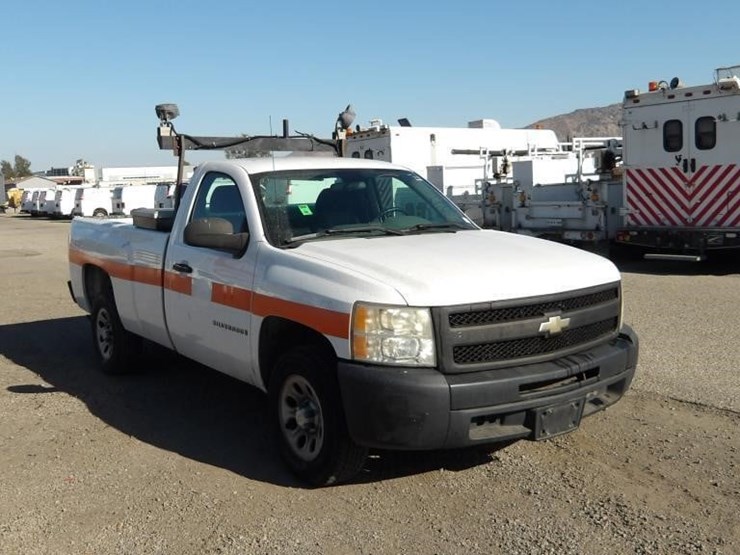 2009-chevrolet-silverado-1500-image-2