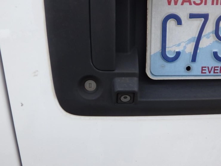 2017-utility-van-image-11