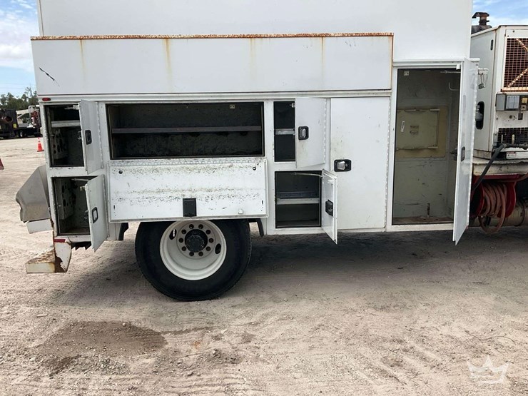 2018-international-durastar-4300-image-44