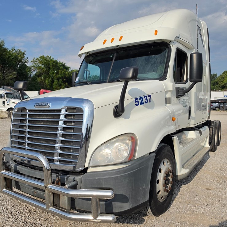 2012 FREIGHTLINER CASCADIA 125