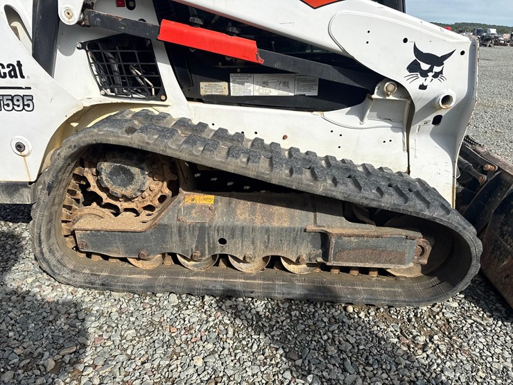2019-bobcat-t595-image-56