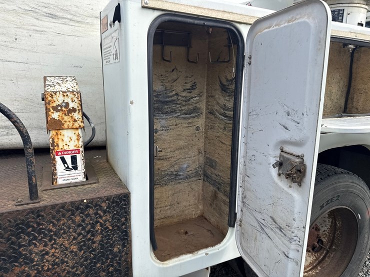 2008-international-durastar-4300-image-31