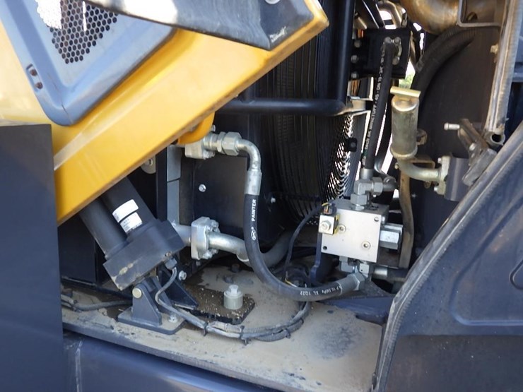 2022-xcmg-xc958u-image-24