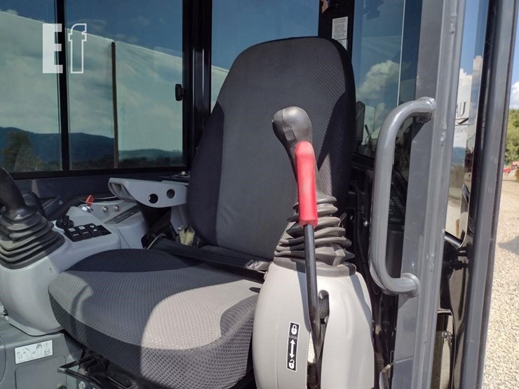 2022-deere-50g-image-12