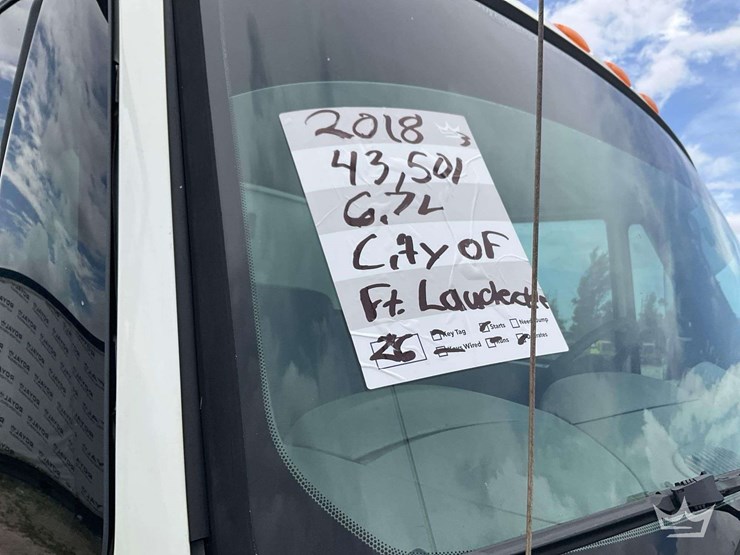 2018-international-durastar-4300-image-61